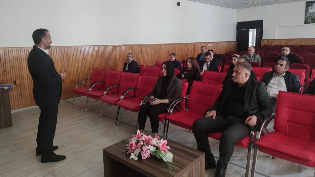 İLÇE MEM ŞUBE MÜDÜRLERİNE YÖNELİK ÜLKE GENELİ ORTAK YAZILI SINAVLARI İLE İLGİLİ BİLGİLENDİRME TOPLANTISI GERÇEKLEŞTİRİLDİ